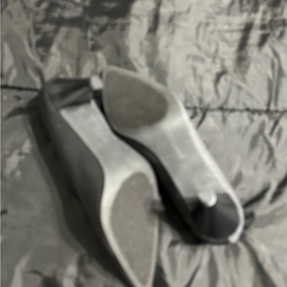 Two tone heel PreOwned Covington heels​ - Picture 4 of 5